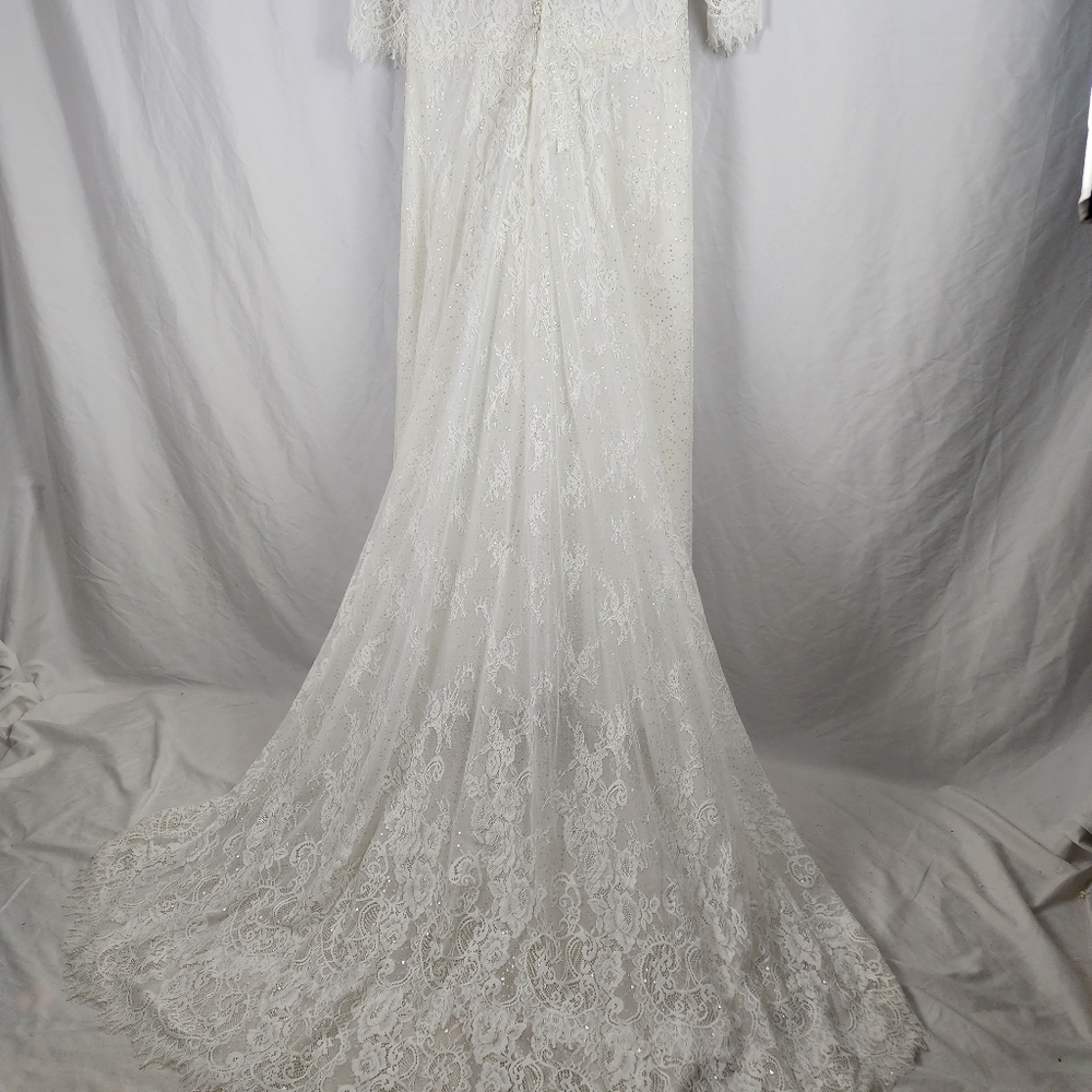 Never worn Svetlana Bridal Couture Plus Size Wedding Dress - Picture 4 of 16